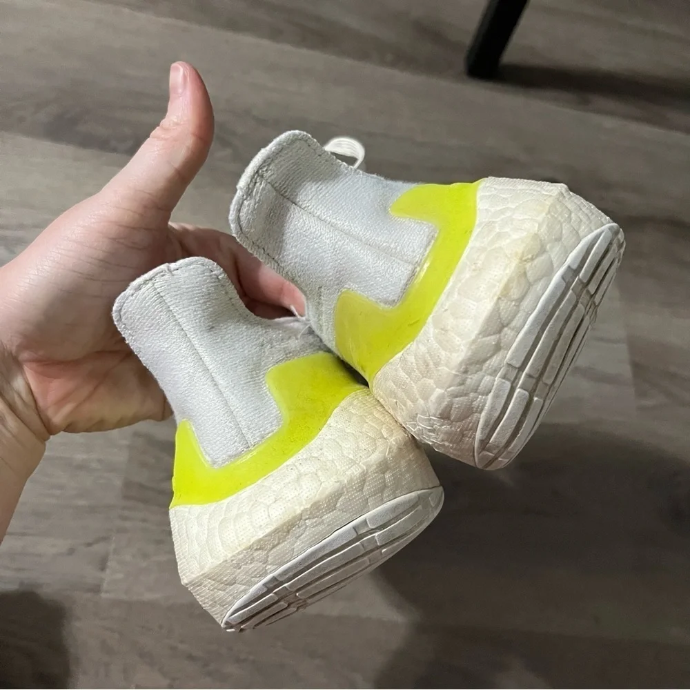 Adidas UltraBoost 21 White Solar Yellow Black Mens Size 6 Women’s Size 8 FY0377